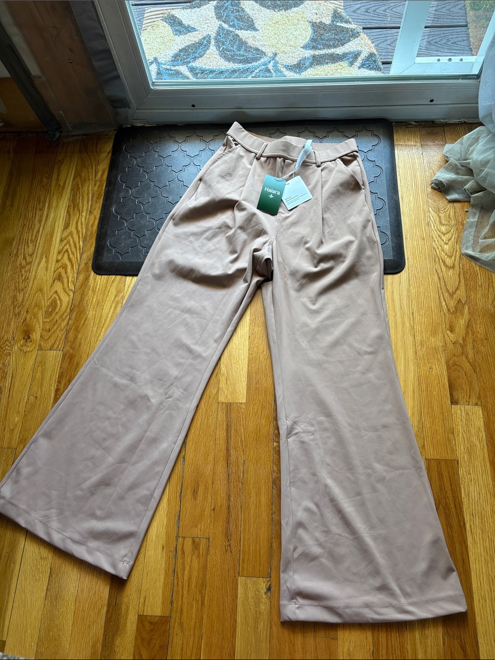 HALARA Boot Cut & Flare Pants in Light Mauve